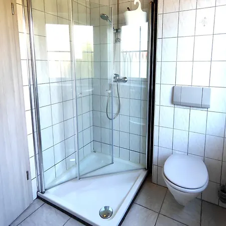 Ferienhaus Kleiner Leuchtturm -backbord Mit Garten Und Terrasse