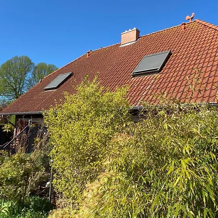 Kleiner Leuchtturm -backbord Mit Garten Und Terrasse Ferienhaus