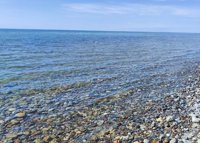 Kleiner Leuchtturm -backbord Mit Garten Und Terrasse